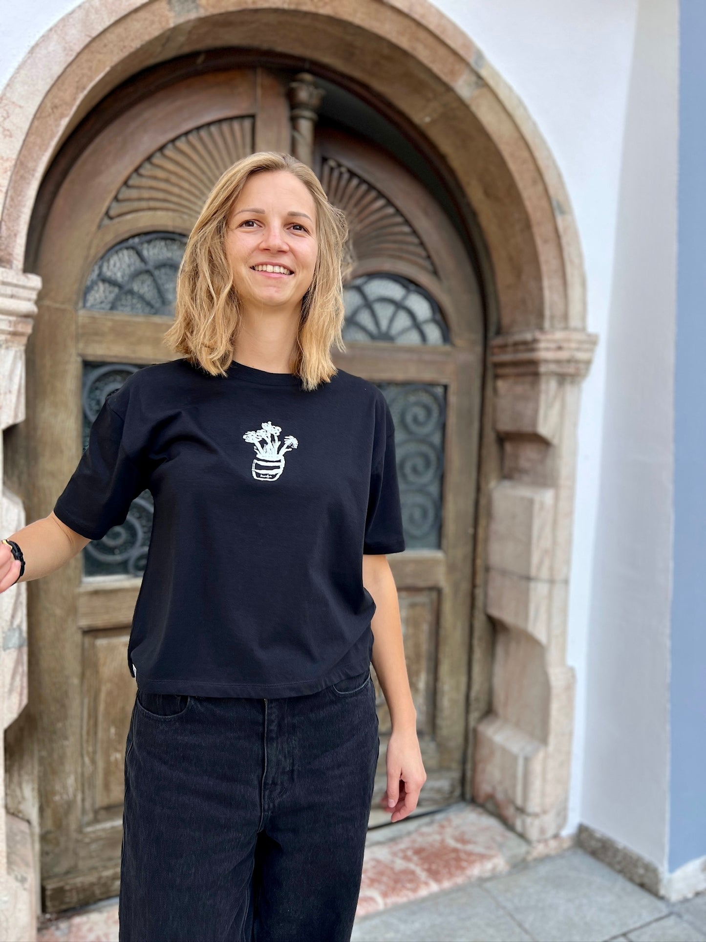 T-Shirt „Bloom“ Frauen in schwarz