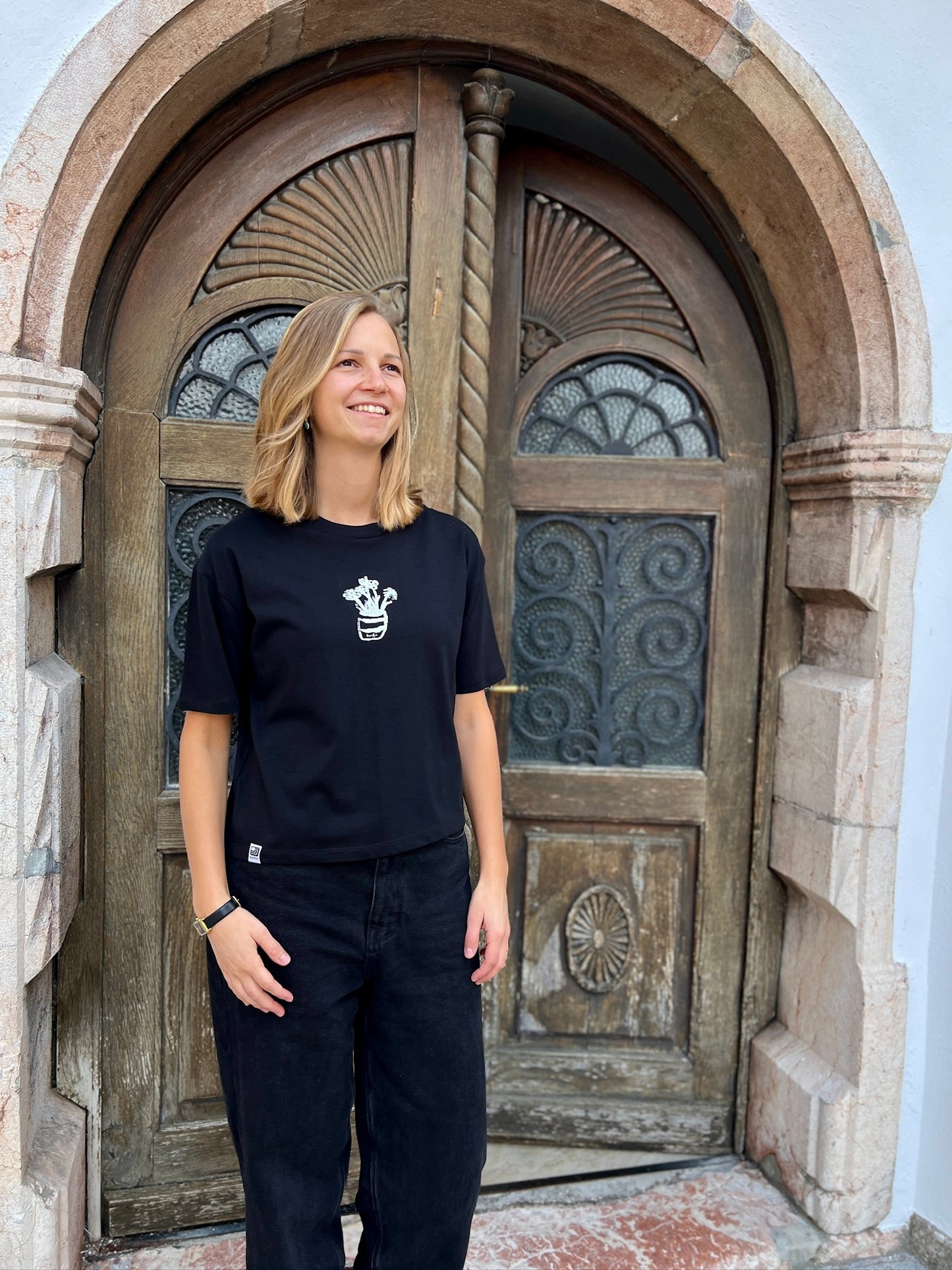 T-Shirt „Bloom“ Frauen in schwarz