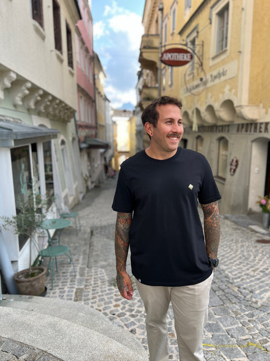 Basic Unisex T-Shirt aus Biobaumwolle in schwarz