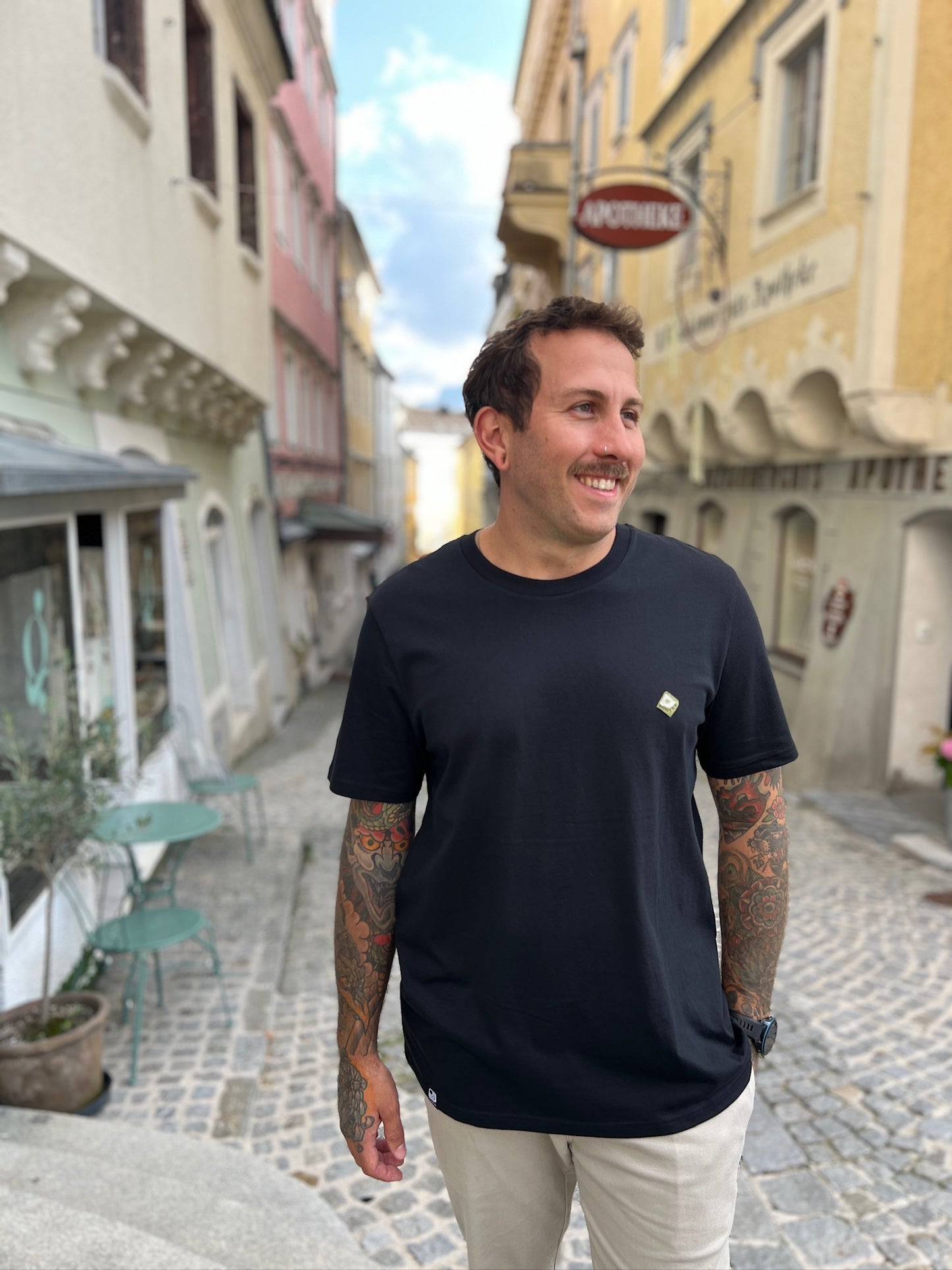 Basic Unisex T-Shirt aus Biobaumwolle in schwarz