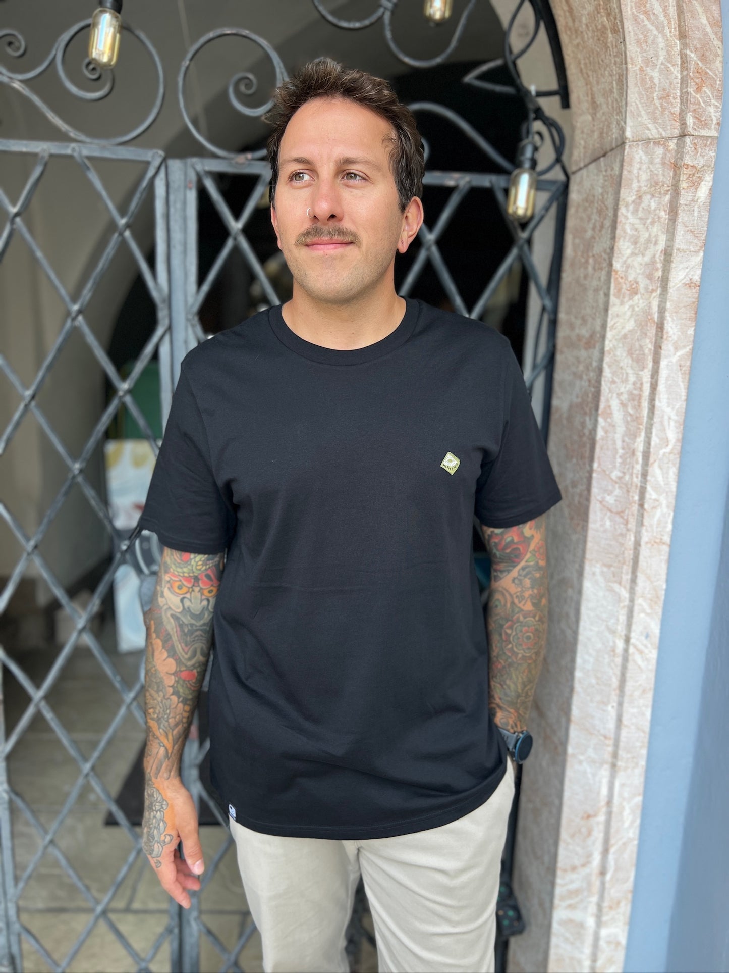 Basic Unisex T-Shirt aus Biobaumwolle in schwarz