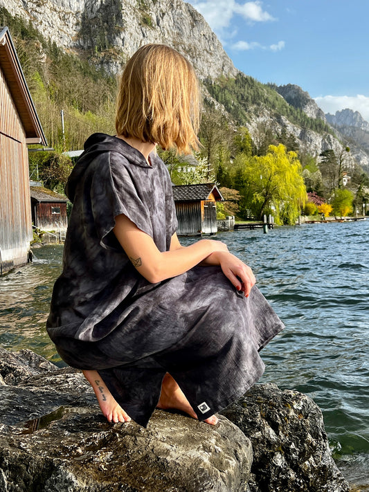 lightweight Beachponcho tie dye schwarz