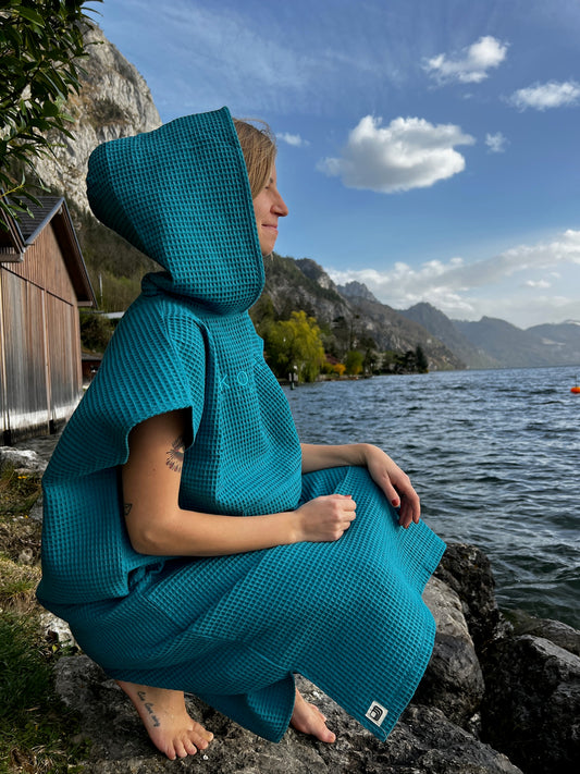 Beachponcho petrolblau Unisex aus Österreich