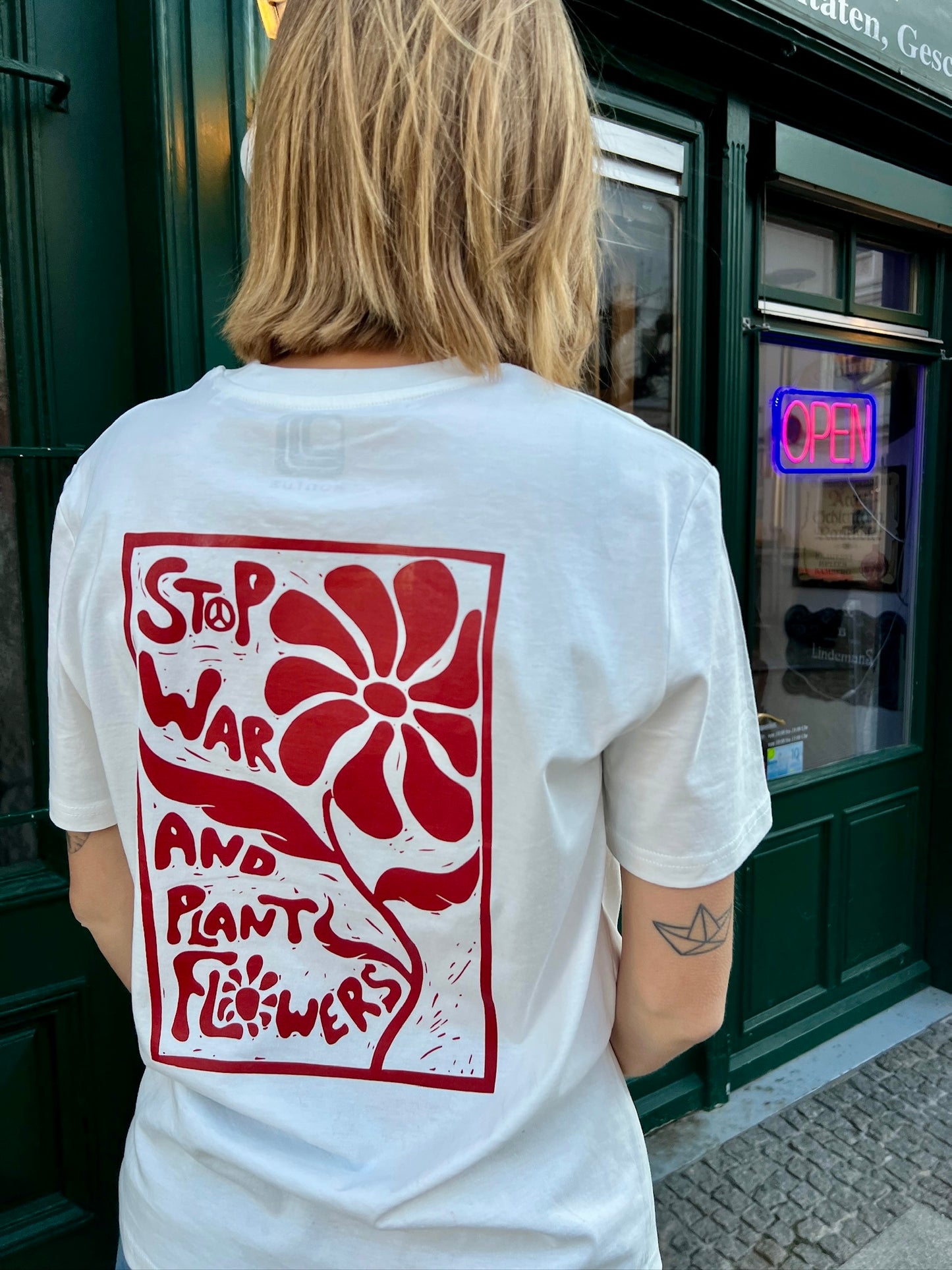Stop war and plant flowers