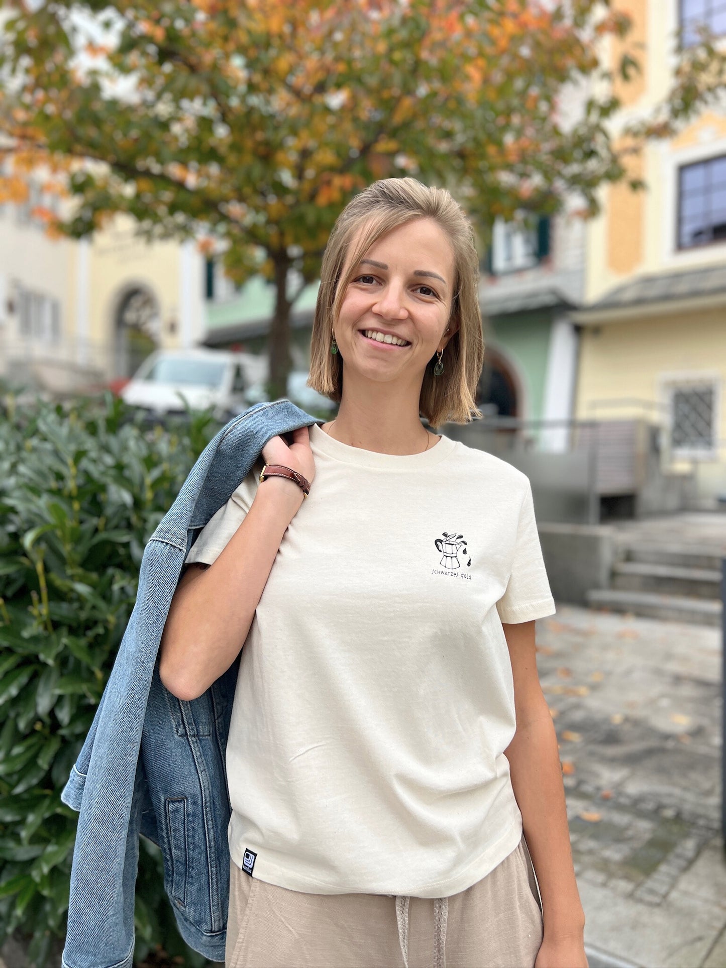 T-Shirt „Schwarzes Gold“ Frauen in naturweiß