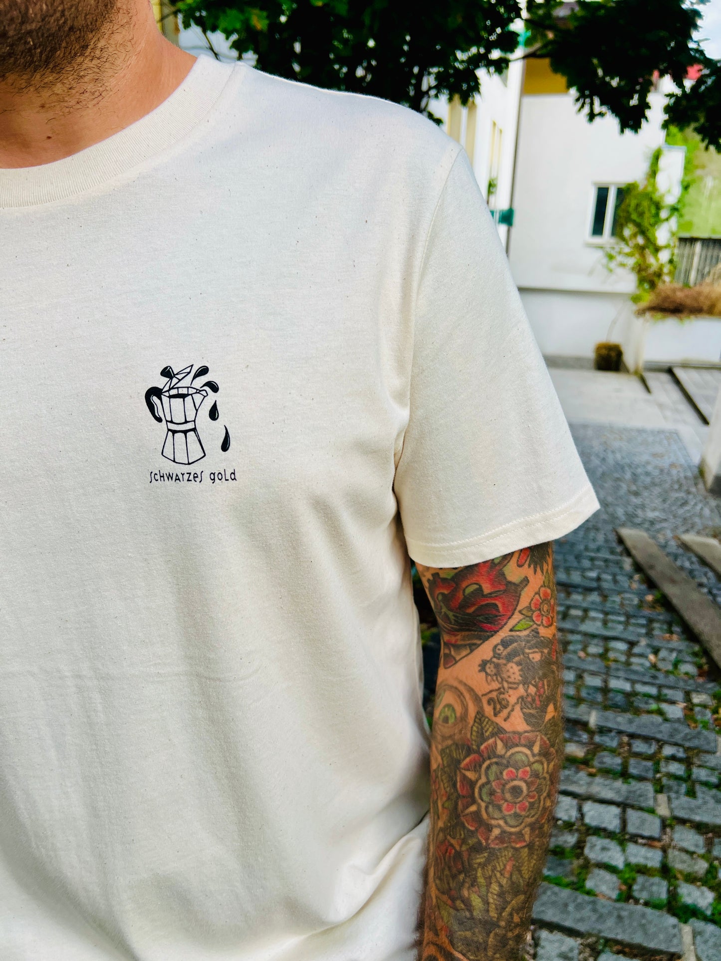 Unisex Coffee T-Shirt "Schwarzes Gold" in naturweiß