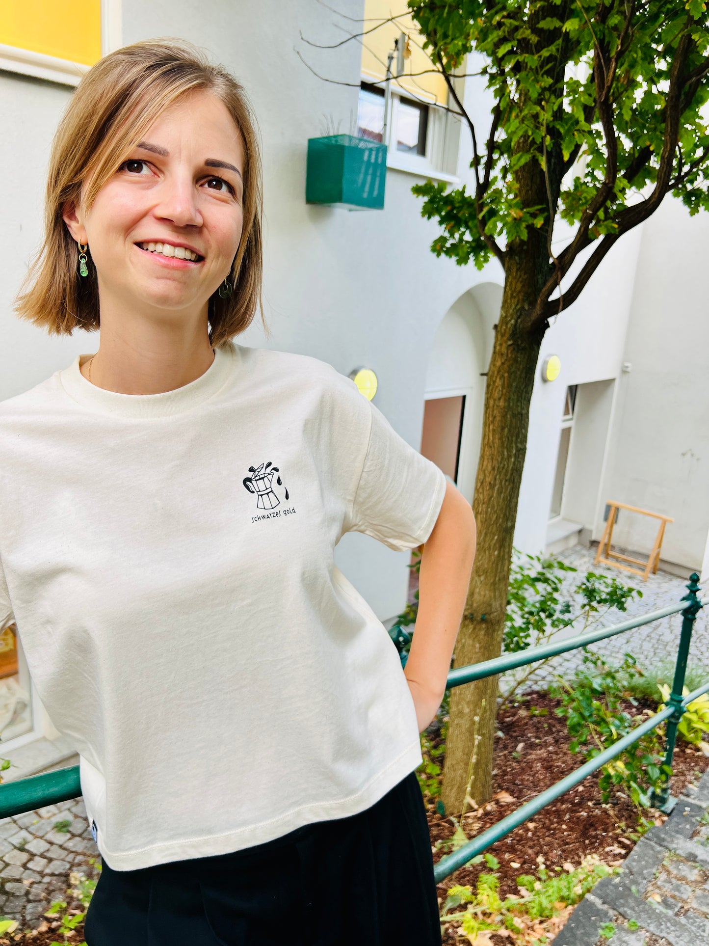 T-Shirt „Schwarzes Gold“ Frauen Boxy Cut in naturweiß