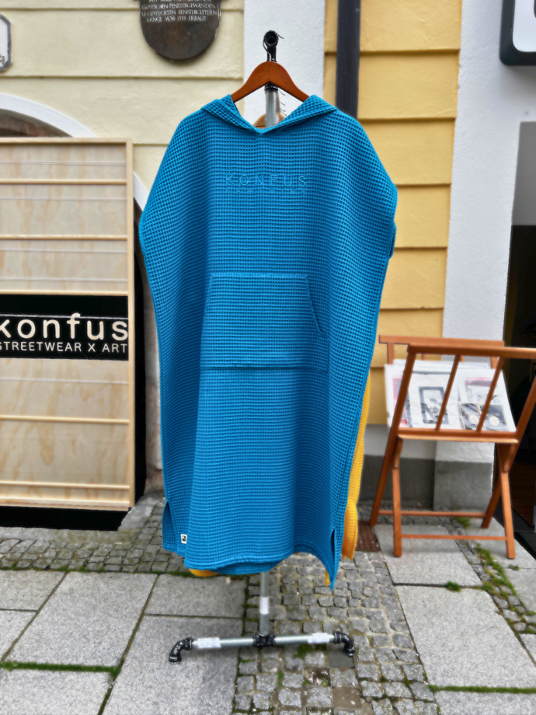 Beachponcho petrolblau Unisex aus Österreich