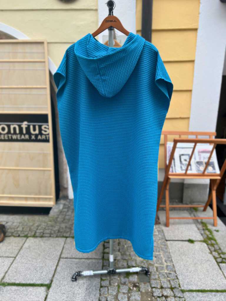 Beachponcho petrolblau Unisex aus Österreich