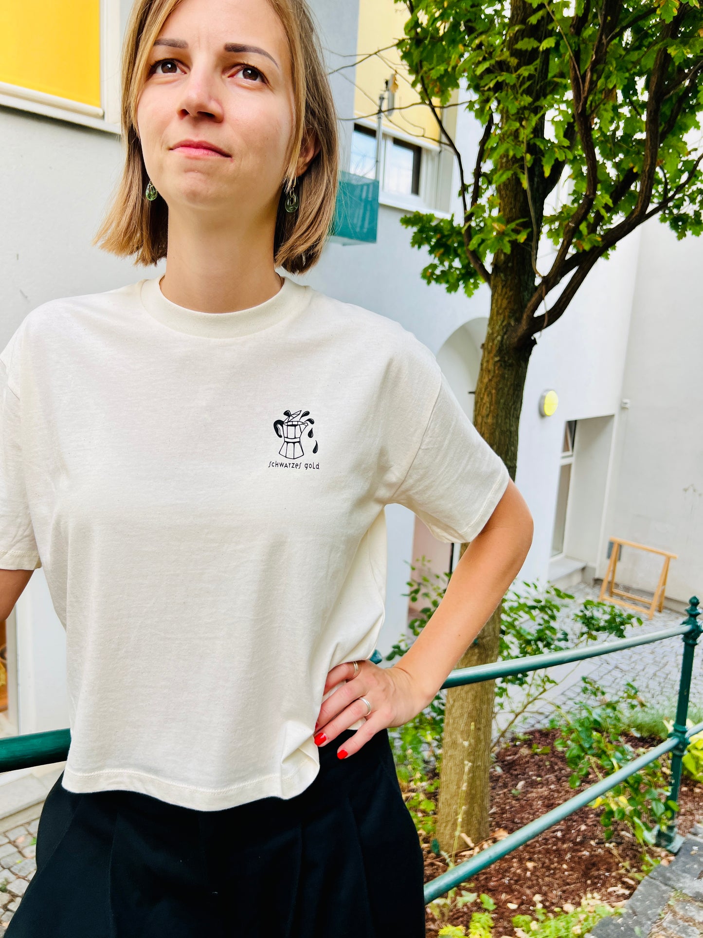 T-Shirt „Schwarzes Gold“ Frauen Boxy Cut in naturweiß