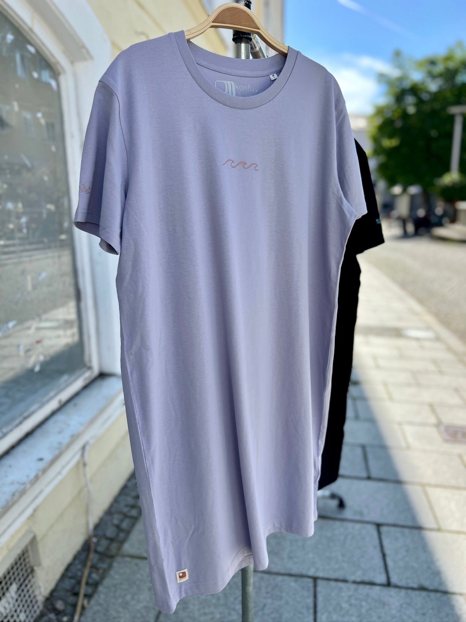 T-Shirt Kleid aus Biobaumwolle in Lavendel